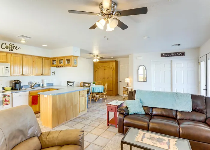 Mtn-view Casita W/ Rooftop Deck & Patio In Yuma! *